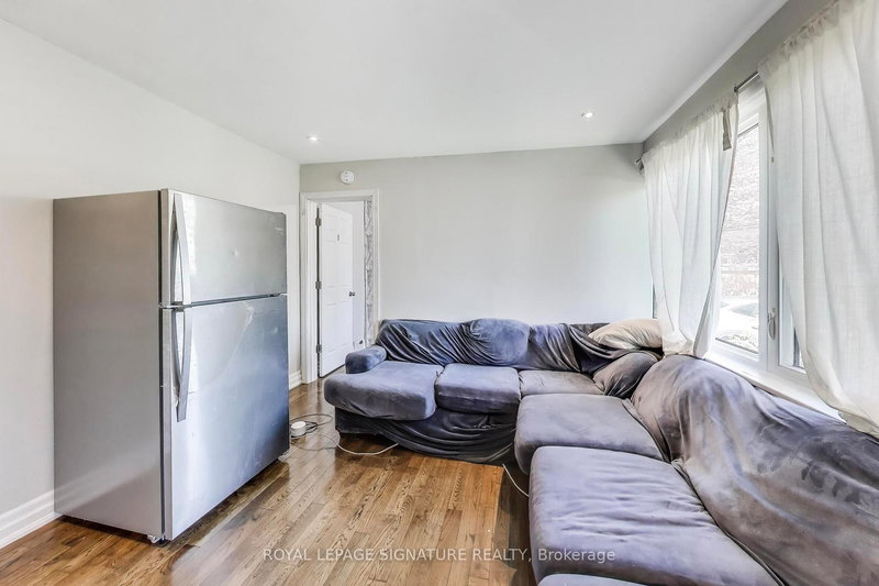 68 Harold Crt, Hamilton, L8S 2R9 | Image 3