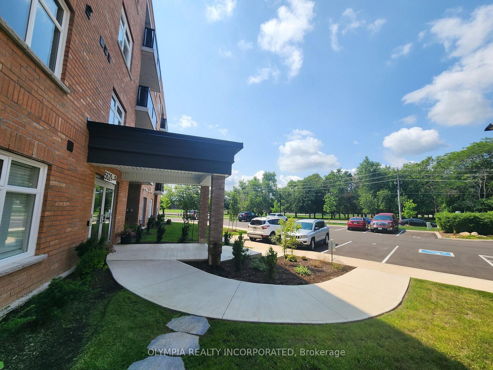 5629 Swayze Drive, Unit B109 - Photo 2