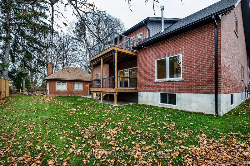 214 Aberdeen Ave, Peterborough, K9H 3Y1 | Image 2