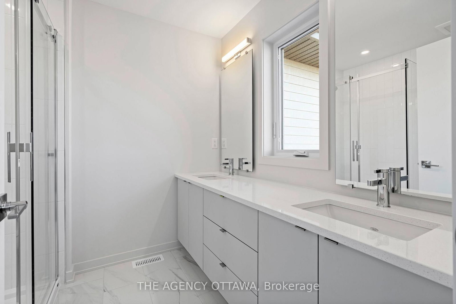 Townhouse for sale at 267 Apricot Street, Ottawa, Ontario, K1X 0K1 - Riverside South - MLS: X12869024