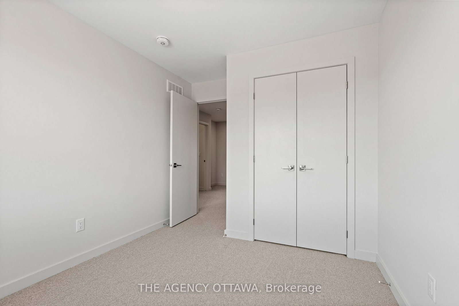 Townhouse for sale at 267 Apricot Street, Ottawa, Ontario, K1X 0K1 - Riverside South - MLS: X12869024