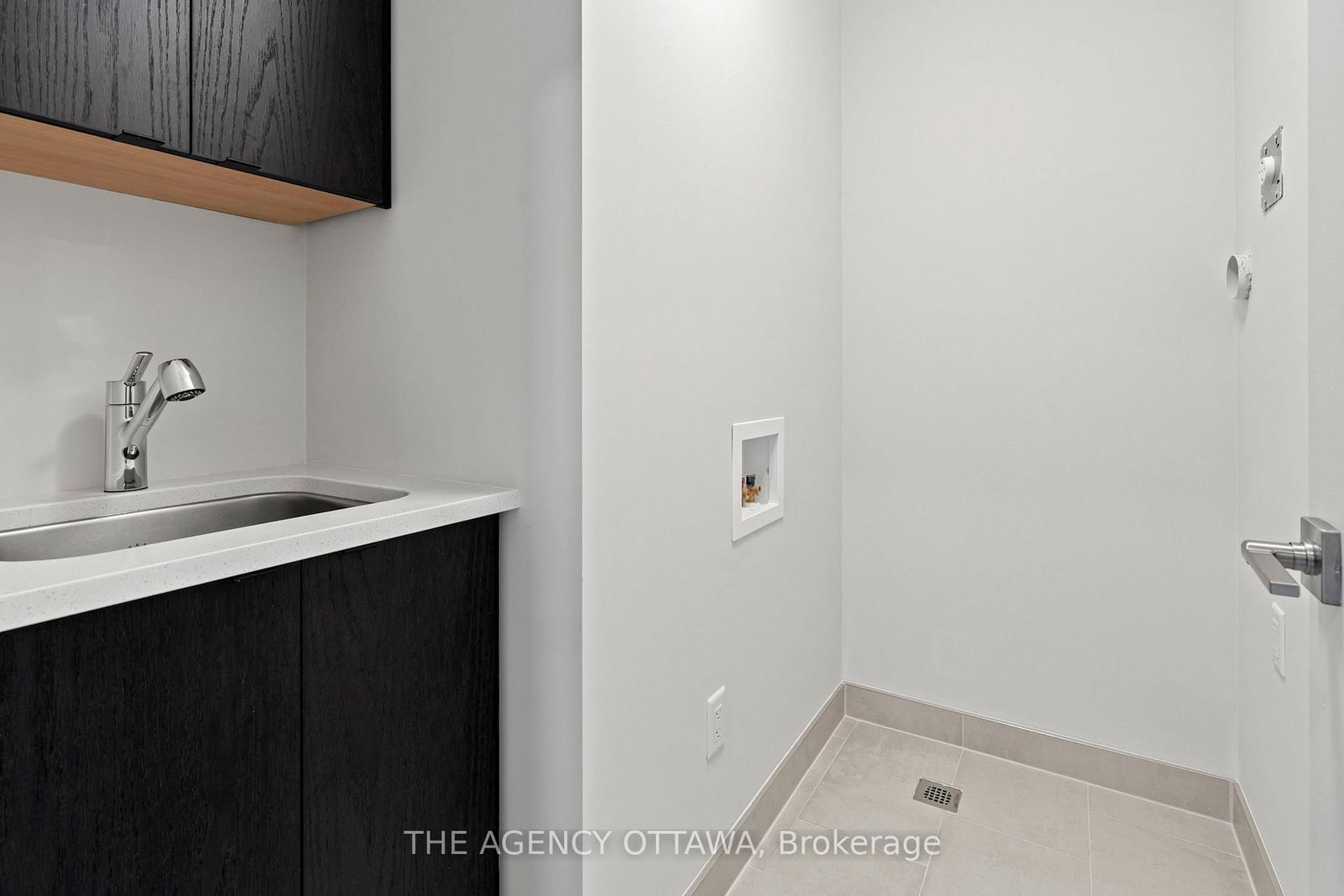 Townhouse for sale at 267 Apricot Street, Ottawa, Ontario, K1X 0K1 - Riverside South - MLS: X12869024