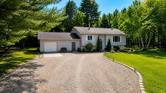 1855 Old Barry's Bay Road S