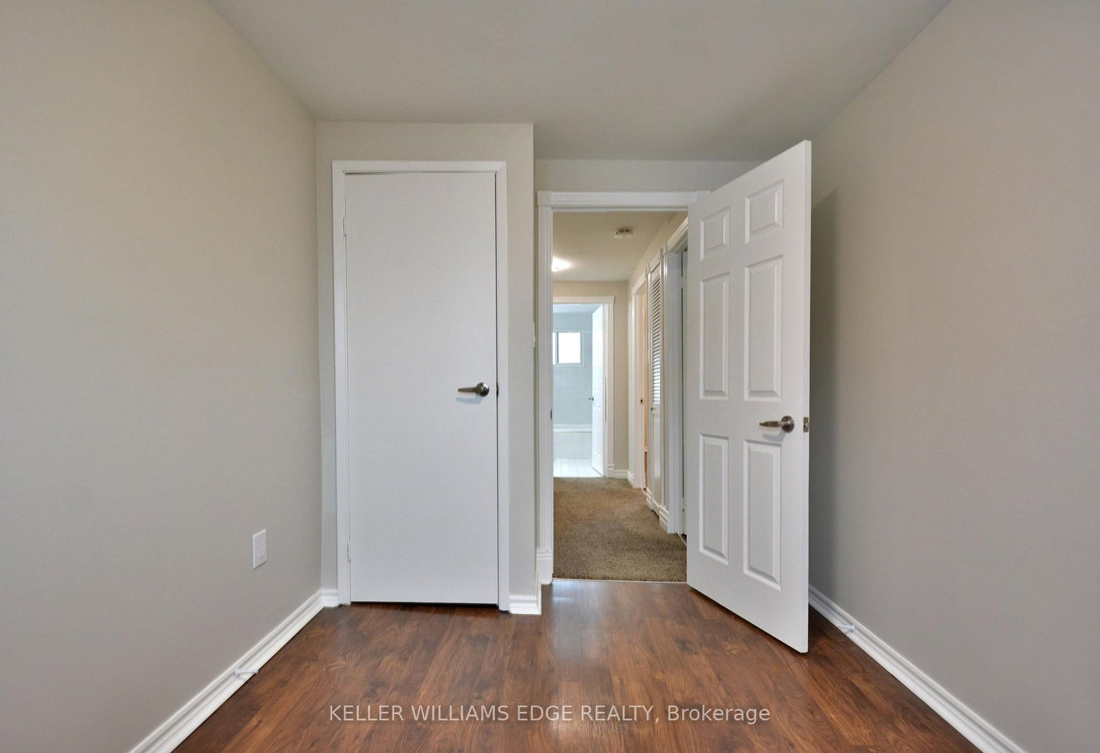 Townhouse for sale at 5-120 Quigley Road, Hamilton, Ontario, L8K 6L4 - Vincent - MLS: X12869166