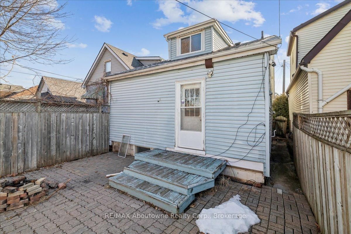 Detached House for sale at 93 Graham Avenue, Hamilton, Ontario, L8H 4J8 - Crown Point - MLS: X12869190