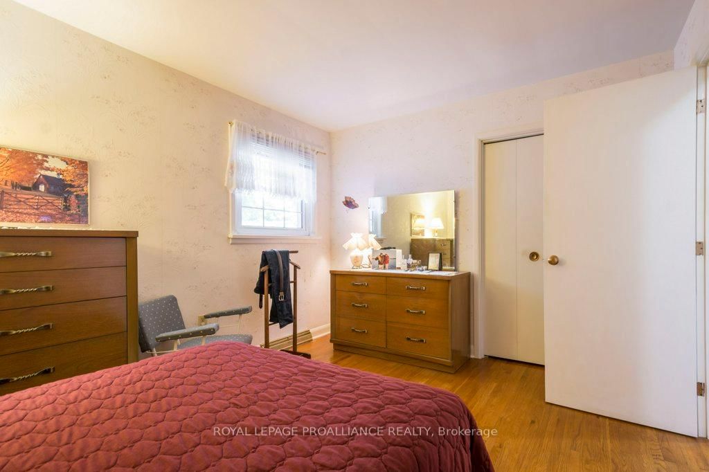 Detached House for sale at 9 Parkview Heights, Quinte West, Ontario, K8V 5L9 - Trenton Ward - MLS: X12869440