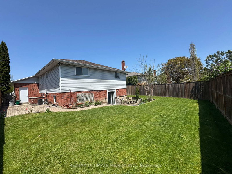 12 Stoney Brook Cres, St. Catharines, L2S 3J3 | Image 2