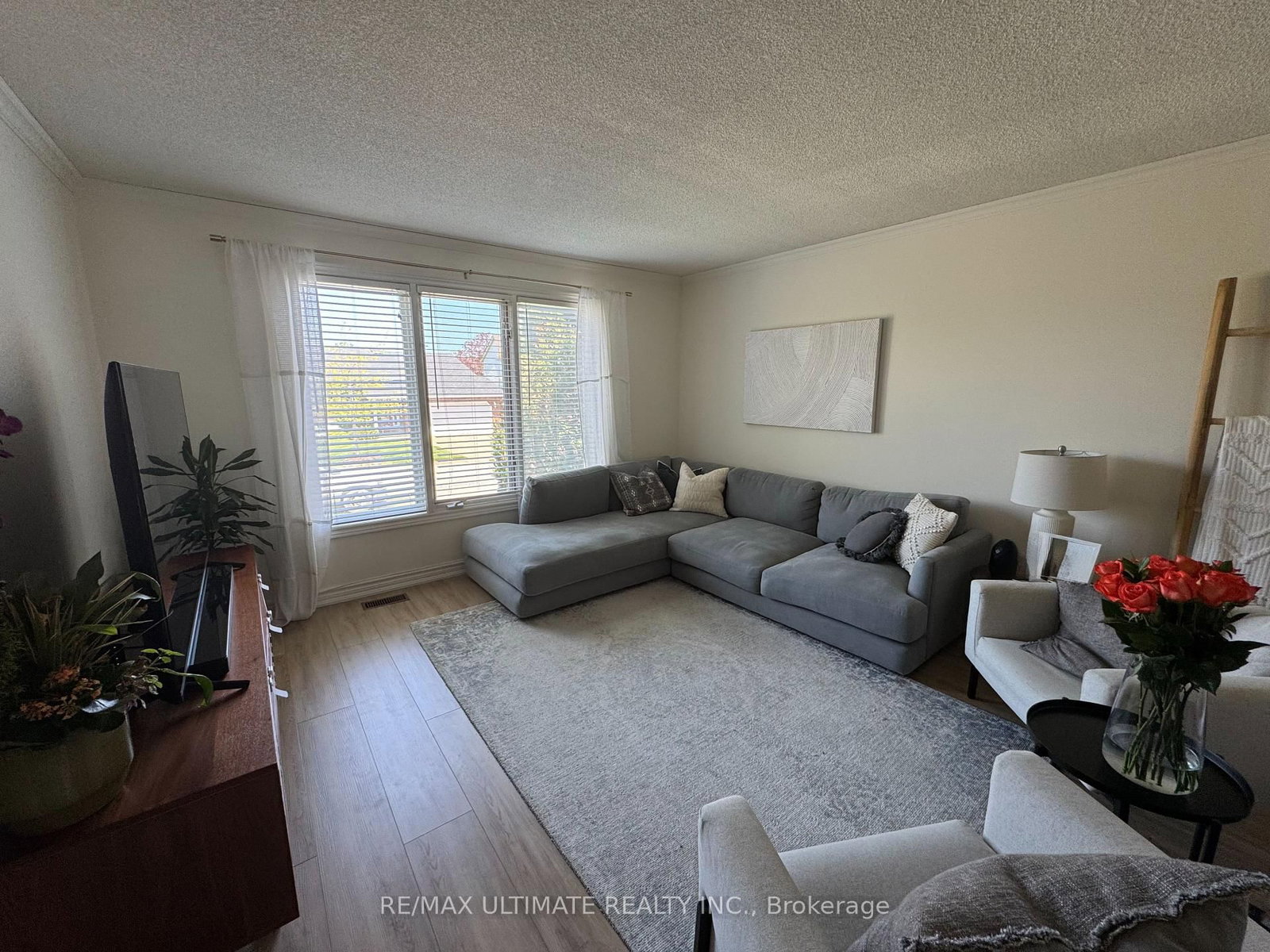 Detached House for sale at 12 Stoney Brook Crescent, St. Catharines, Ontario, L2S 3J3 - Grapeview - MLS: X12869468