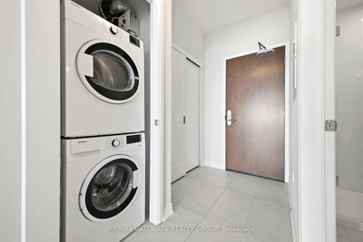 Unit 3703 — 805 Carling Avenue — photo 6