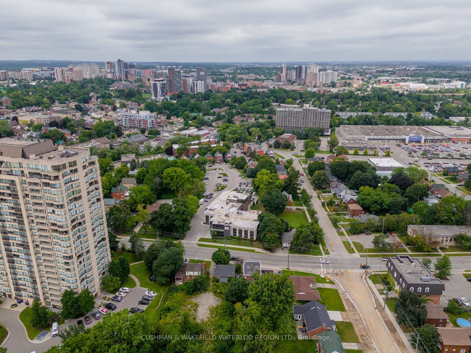 100 Erb Street E - Photo 2