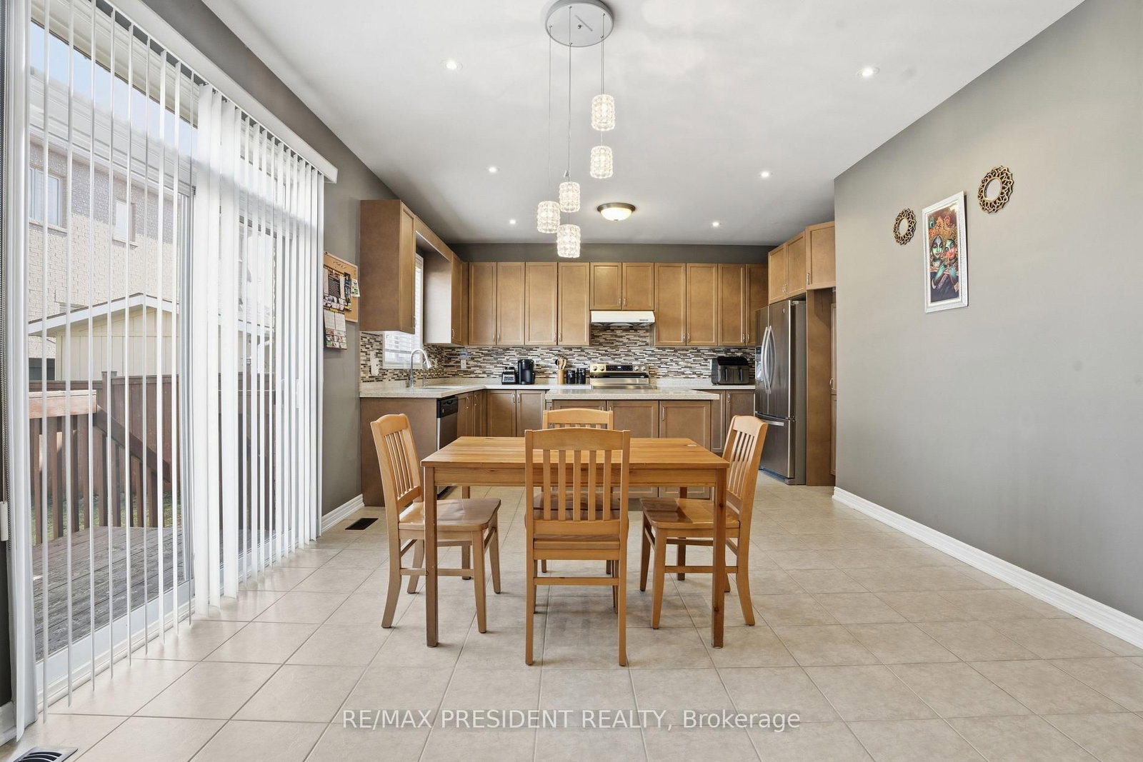 Detached House for sale at 17 Mccartney Street, Hamilton, Ontario, L8B 0T7 - Waterdown - MLS: X12869838