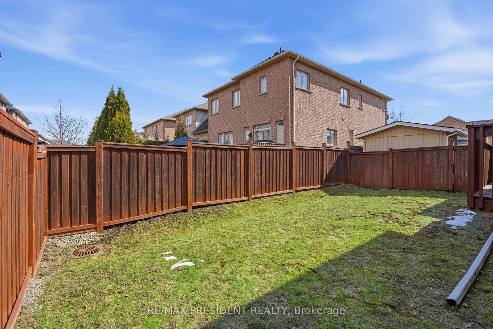 Detached House for sale at 17 Mccartney Street, Hamilton, Ontario, L8B 0T7 - Waterdown - MLS: X12869838