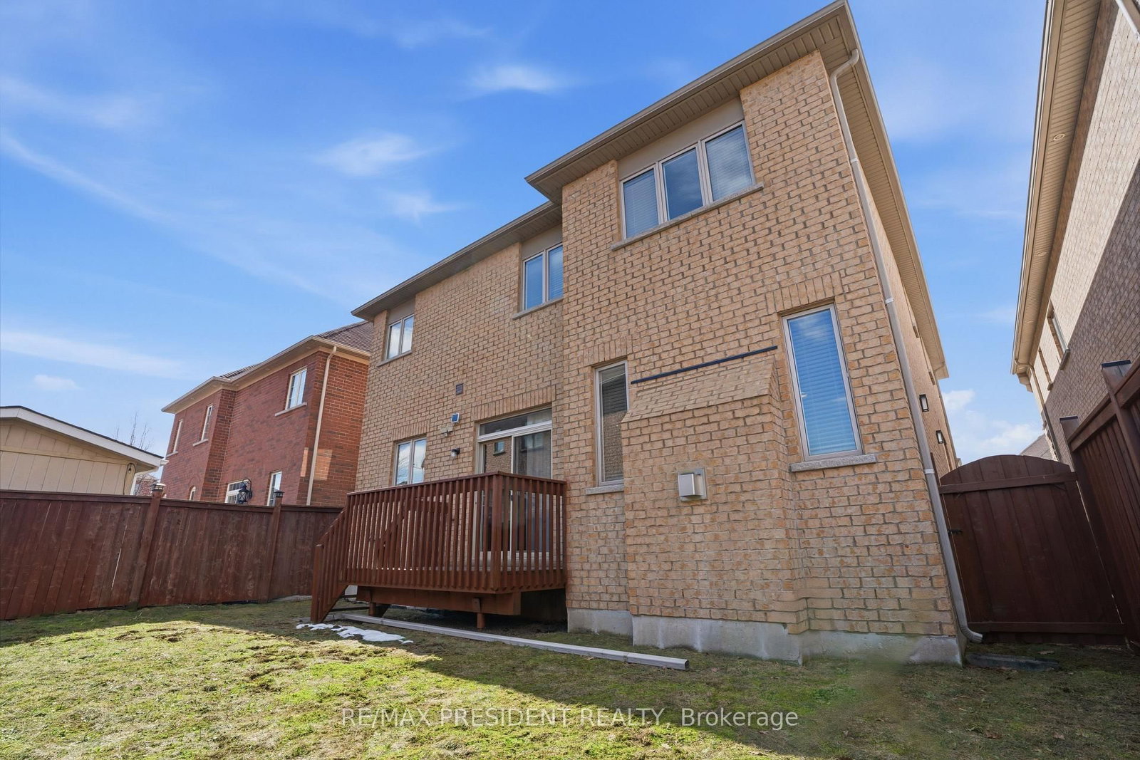 Detached House for sale at 17 Mccartney Street, Hamilton, Ontario, L8B 0T7 - Waterdown - MLS: X12869838