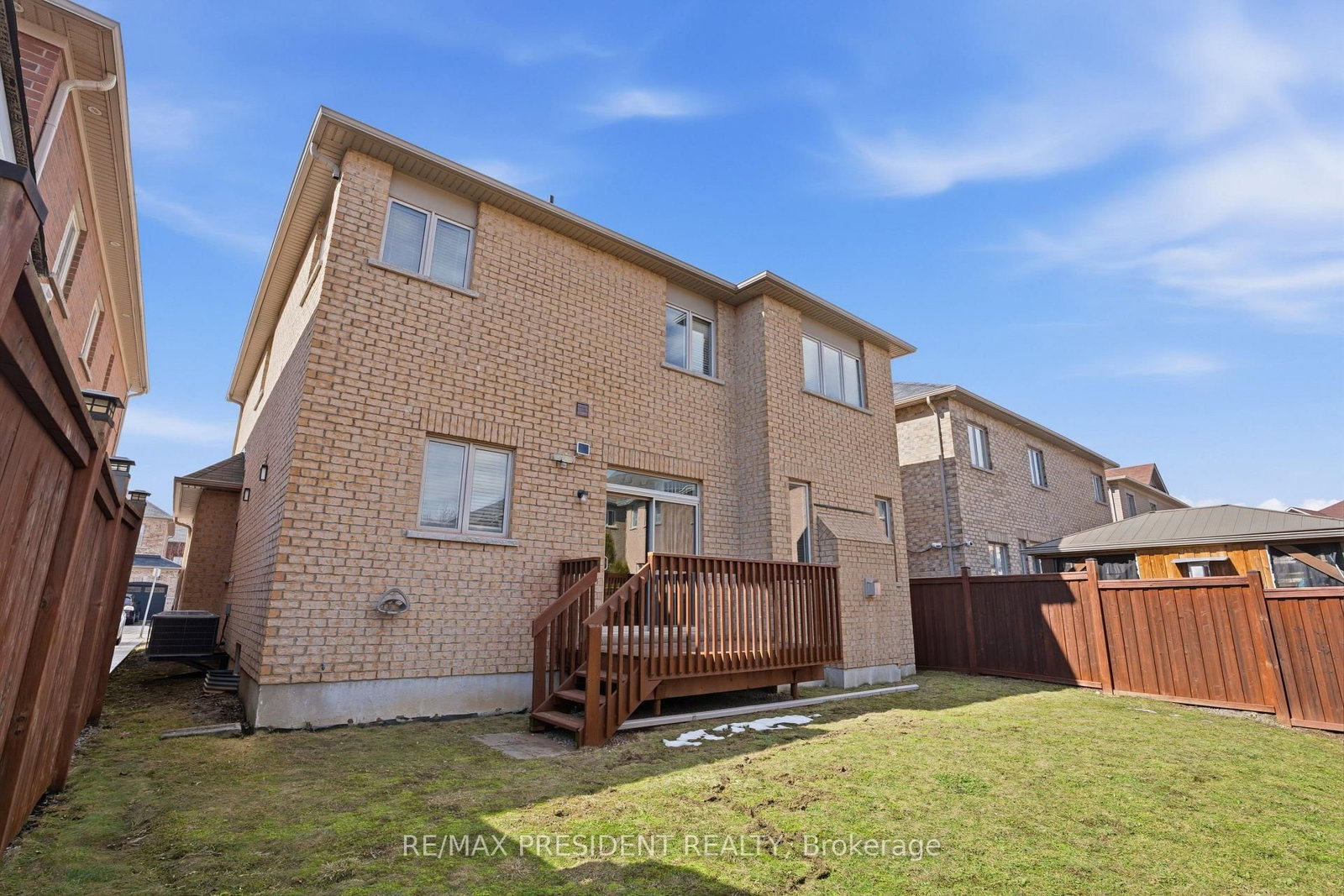 Detached House for sale at 17 Mccartney Street, Hamilton, Ontario, L8B 0T7 - Waterdown - MLS: X12869838