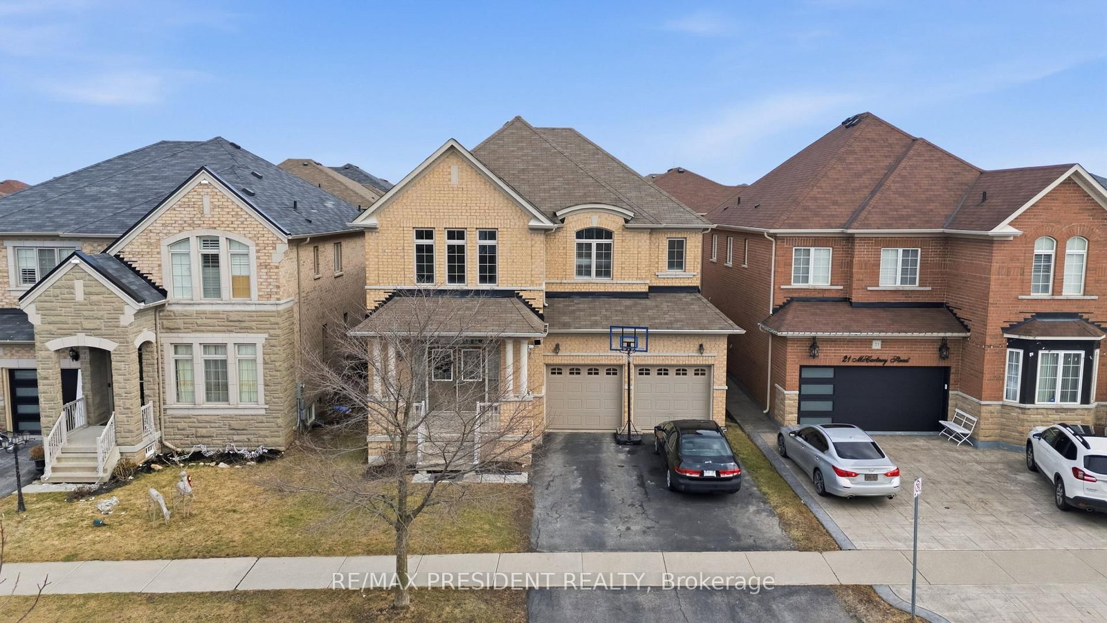 Detached House for sale at 17 Mccartney Street, Hamilton, Ontario, L8B 0T7 - Waterdown - MLS: X12869838