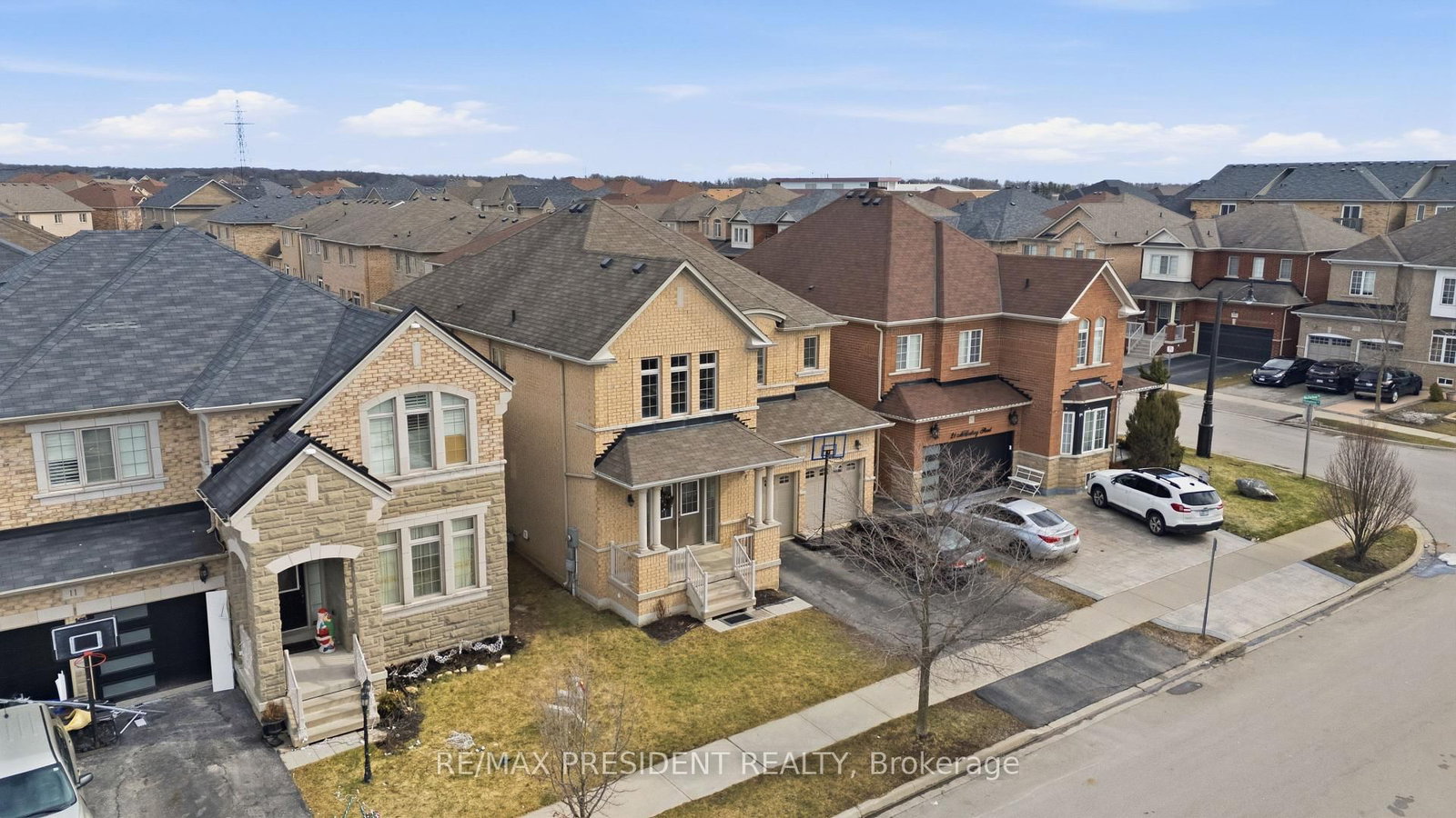 Detached House for sale at 17 Mccartney Street, Hamilton, Ontario, L8B 0T7 - Waterdown - MLS: X12869838