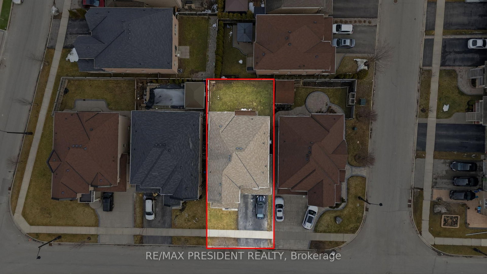 Detached House for sale at 17 Mccartney Street, Hamilton, Ontario, L8B 0T7 - Waterdown - MLS: X12869838