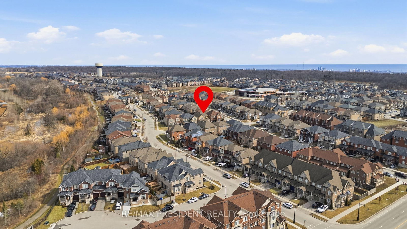 Detached House for sale at 17 Mccartney Street, Hamilton, Ontario, L8B 0T7 - Waterdown - MLS: X12869838