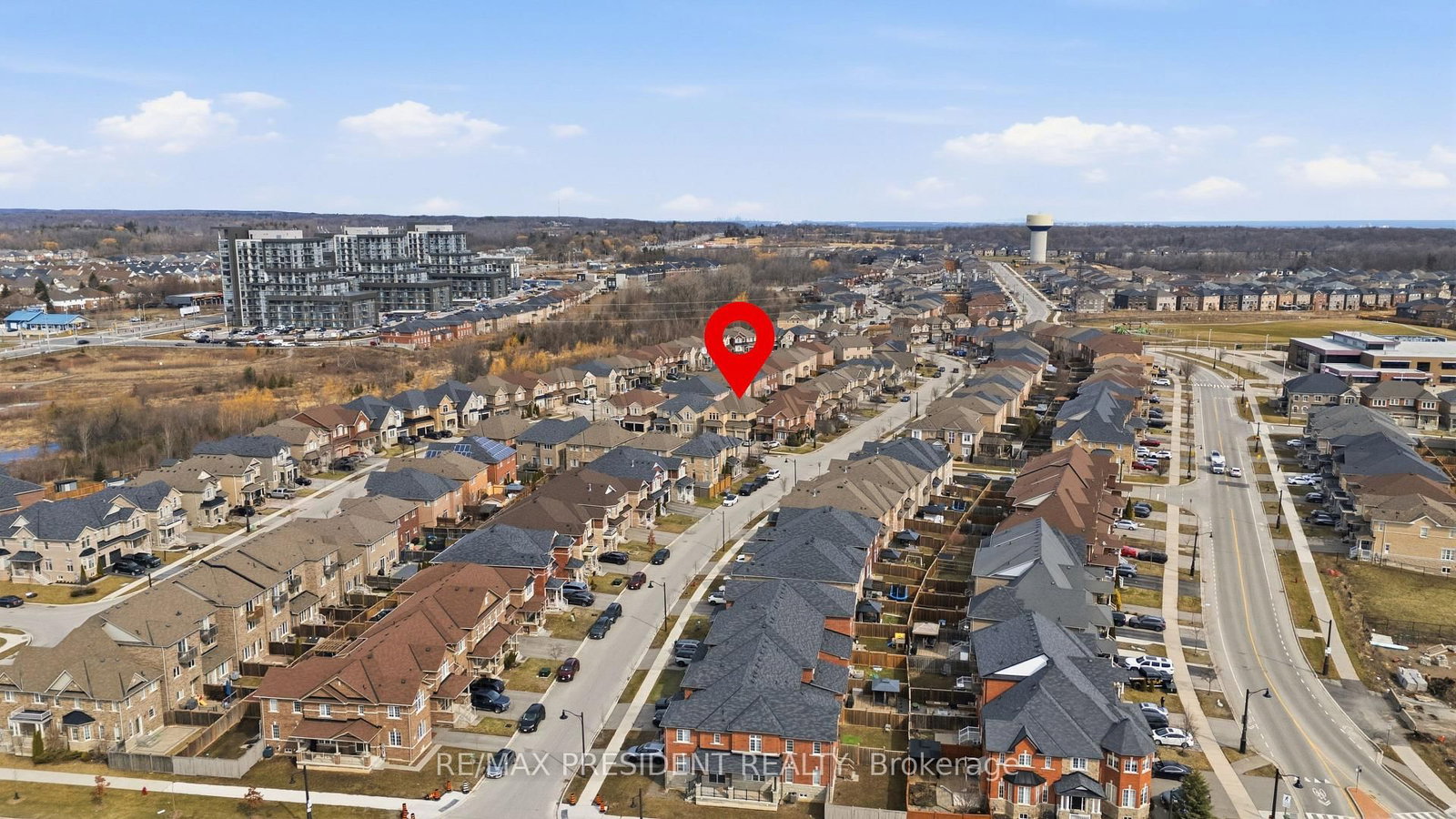 Detached House for sale at 17 Mccartney Street, Hamilton, Ontario, L8B 0T7 - Waterdown - MLS: X12869838