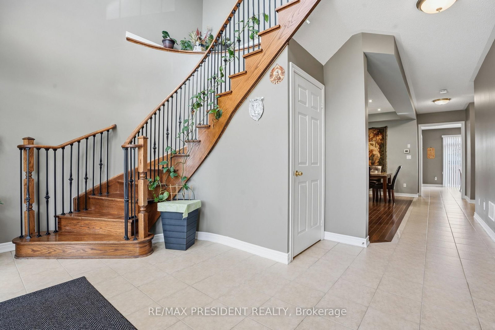 Detached House for sale at 17 Mccartney Street, Hamilton, Ontario, L8B 0T7 - Waterdown - MLS: X12869838