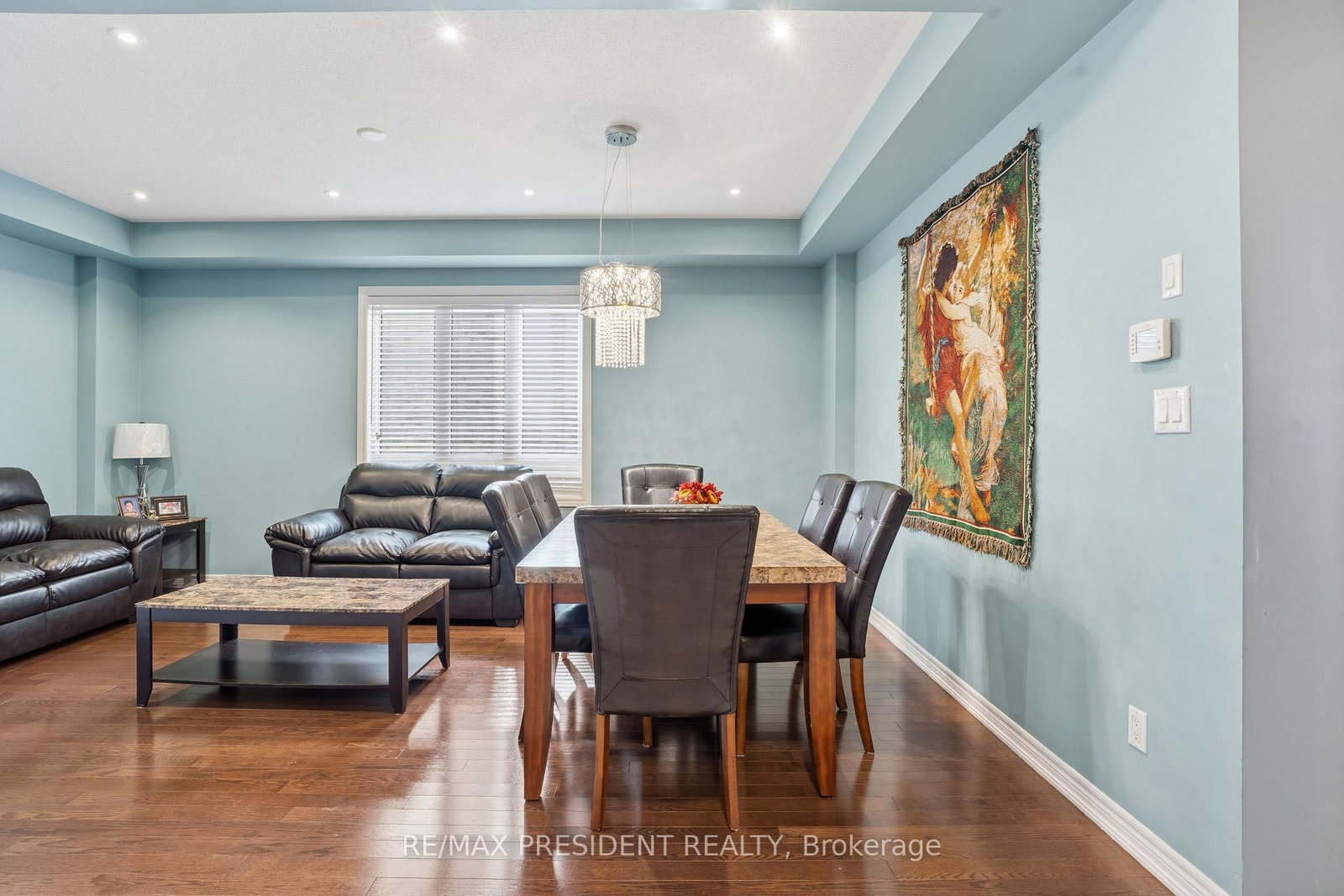 Detached House for sale at 17 Mccartney Street, Hamilton, Ontario, L8B 0T7 - Waterdown - MLS: X12869838