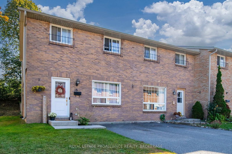 16 Rosemund Cres, Kingston, K7M 6Z3 | Image 3