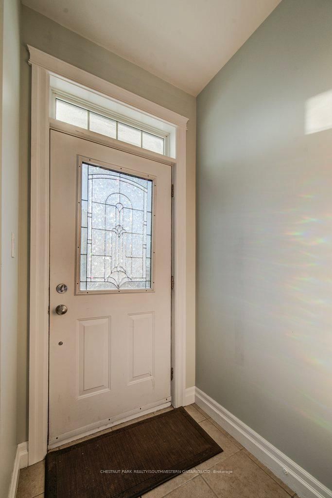 201 - 555 King St E, Kitchener, N2G 2L9 | Image 3