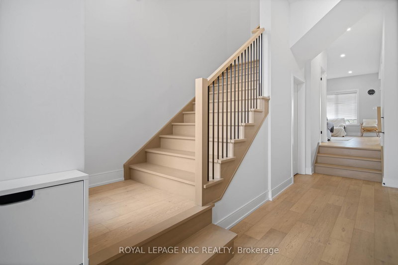 Upper - 7384 Splendour Dr, Niagara Falls, L2H 3V8 | Image 3