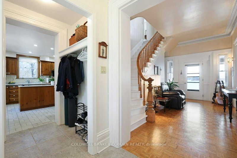81 Lakeshore Dr photo 4