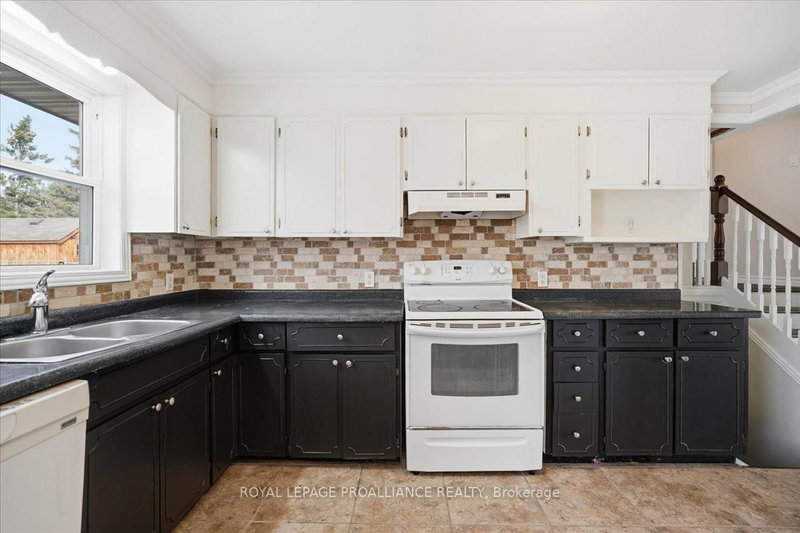 24 Gilbert St, Belleville, K8P 3H2 | Image 3