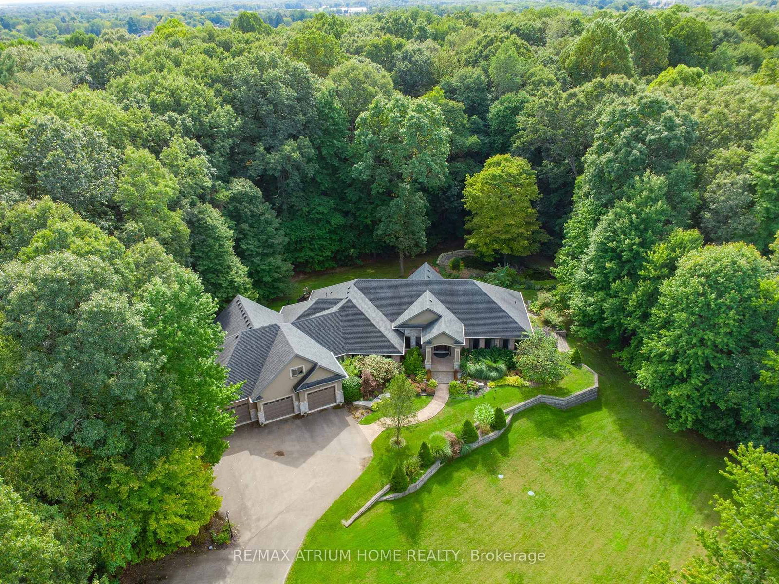 Detached House for sale at 200 Pancake Lane, Pelham, Ontario, L0S 1M0 - Fonthill - MLS: X12870428