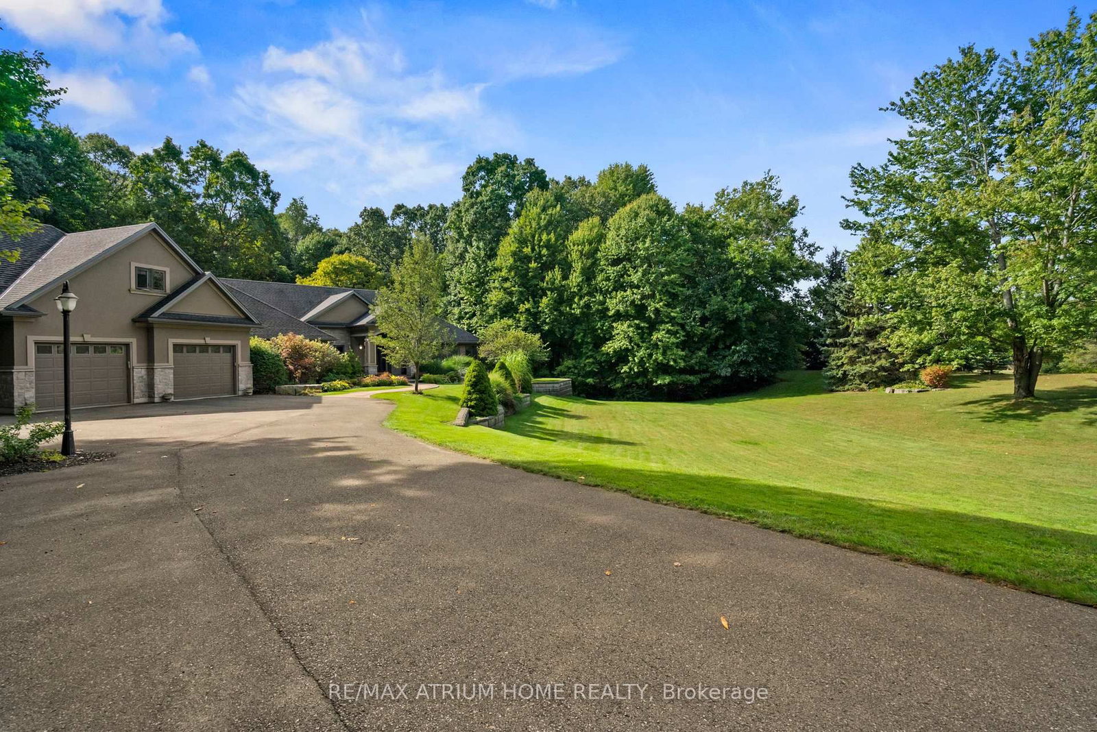 Detached House for sale at 200 Pancake Lane, Pelham, Ontario, L0S 1M0 - Fonthill - MLS: X12870428