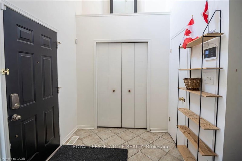 147 DUBRICK Cres, Kitchener, N2E 4G3 | Image 3