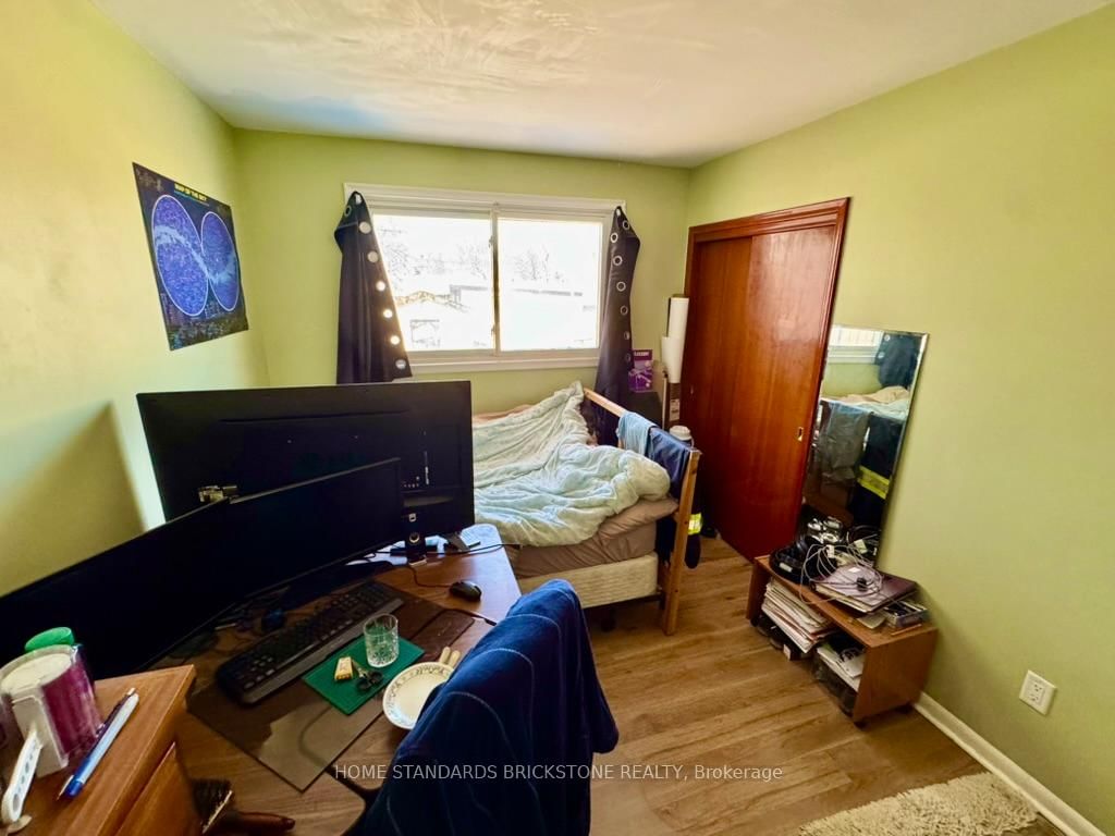 Detached House for sale at 168 St Davids Road, St. Catharines, Ontario, L2T 1R2 - Burleigh Hill - MLS: X12870506