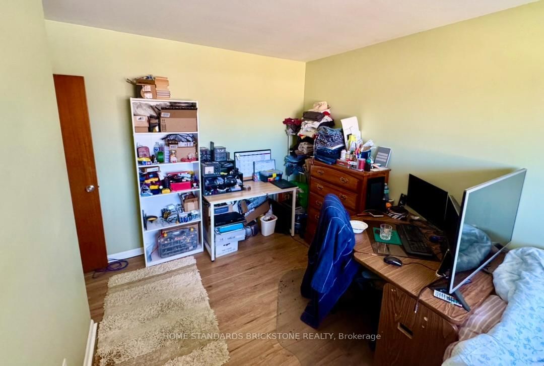 Detached House for sale at 168 St Davids Road, St. Catharines, Ontario, L2T 1R2 - Burleigh Hill - MLS: X12870506