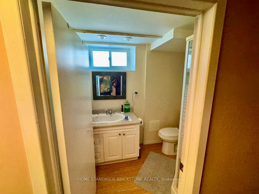 Detached House for sale at 168 St Davids Road, St. Catharines, Ontario, L2T 1R2 - Burleigh Hill - MLS: X12870506