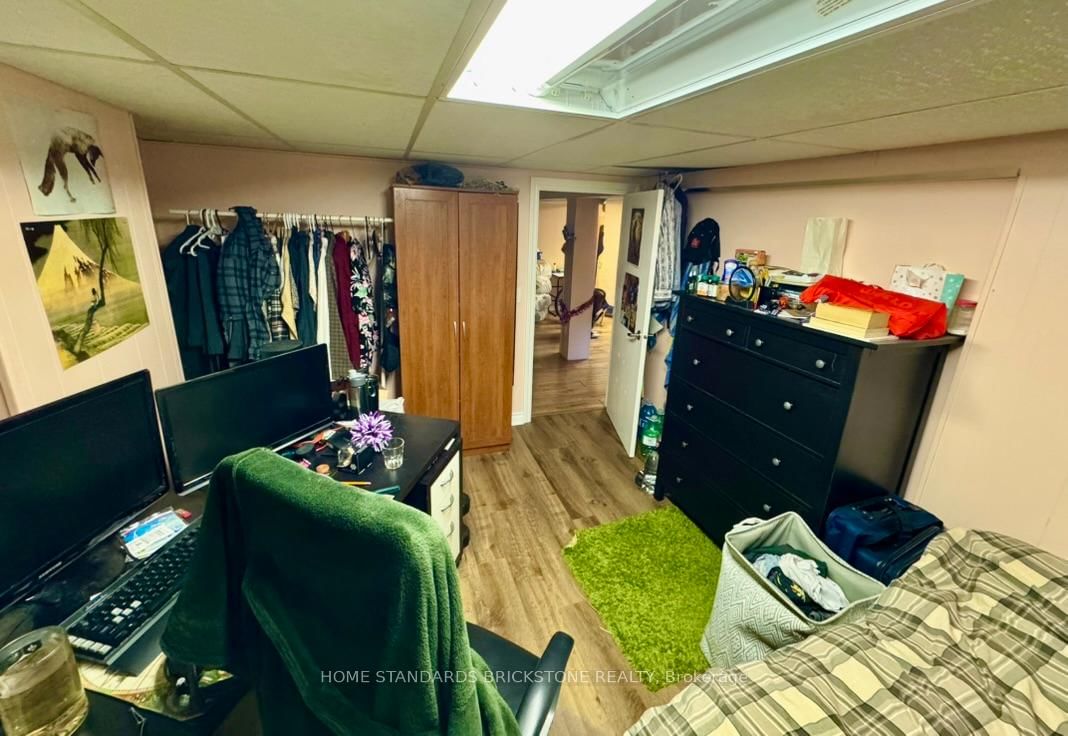 Detached House for sale at 168 St Davids Road, St. Catharines, Ontario, L2T 1R2 - Burleigh Hill - MLS: X12870506