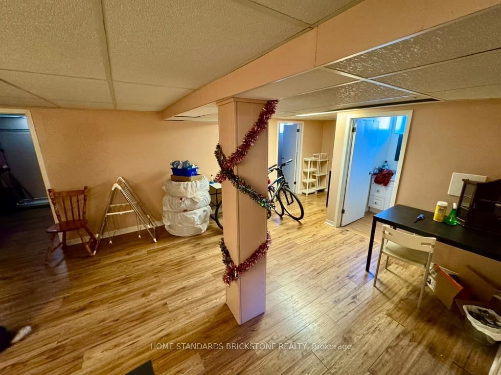 Detached House for sale at 168 St Davids Road, St. Catharines, Ontario, L2T 1R2 - Burleigh Hill - MLS: X12870506