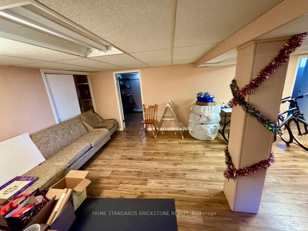 Detached House for sale at 168 St Davids Road, St. Catharines, Ontario, L2T 1R2 - Burleigh Hill - MLS: X12870506