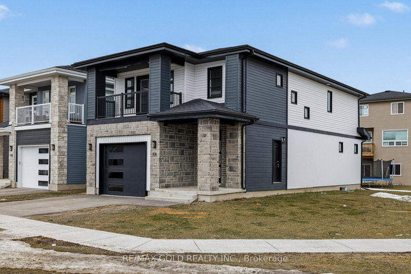 33 Walden Pond Dr, Loyalist, K7N 0E7 | Image 2