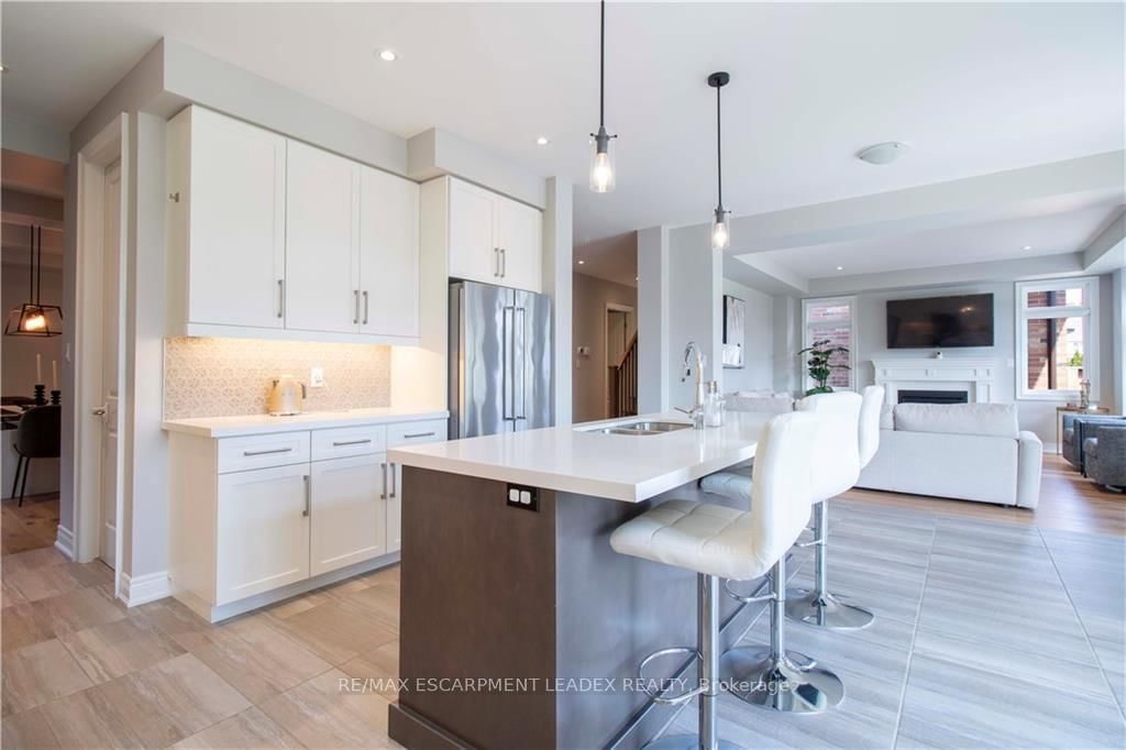 Detached House for sale at 19 SECINARO Avenue, Hamilton, Ontario, L9G 0C6 - Meadowlands - MLS: X12870714