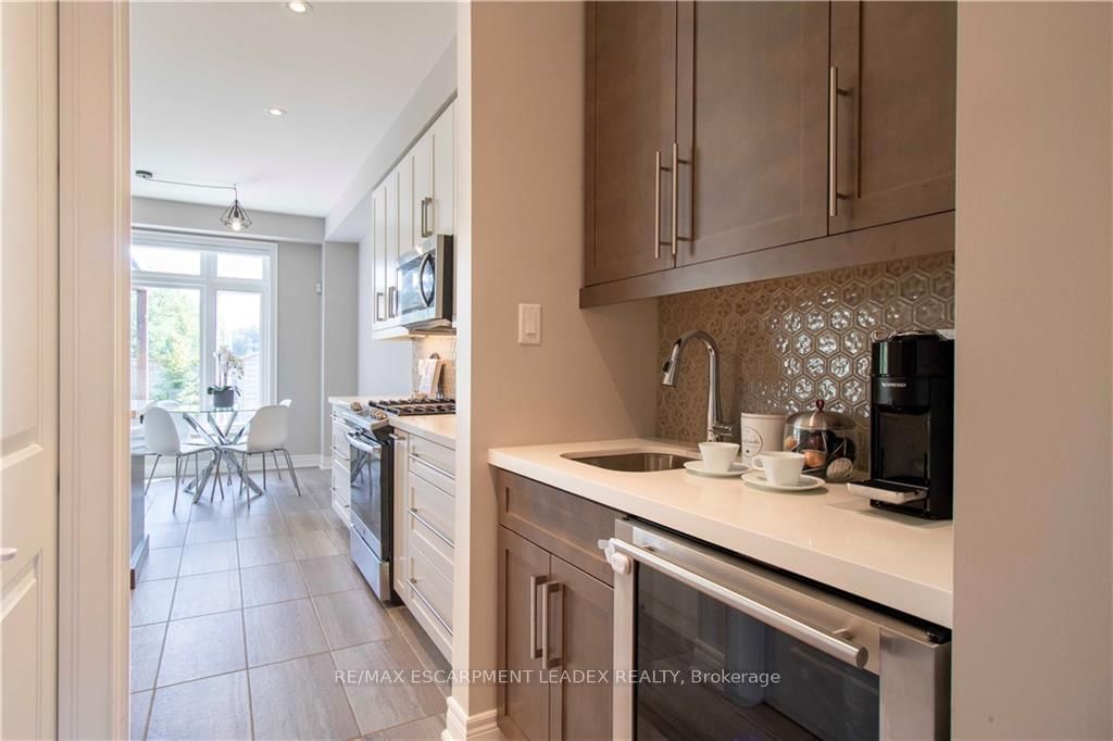 Detached House for sale at 19 SECINARO Avenue, Hamilton, Ontario, L9G 0C6 - Meadowlands - MLS: X12870714