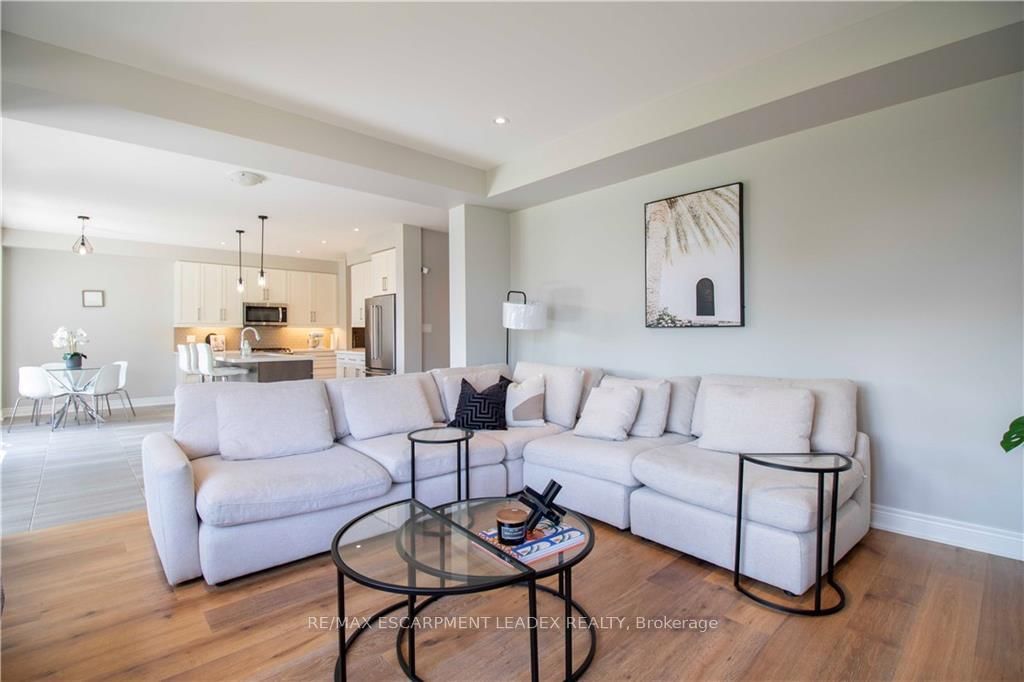 Detached House for sale at 19 SECINARO Avenue, Hamilton, Ontario, L9G 0C6 - Meadowlands - MLS: X12870714