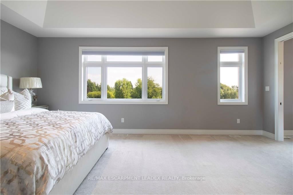 Detached House for sale at 19 SECINARO Avenue, Hamilton, Ontario, L9G 0C6 - Meadowlands - MLS: X12870714