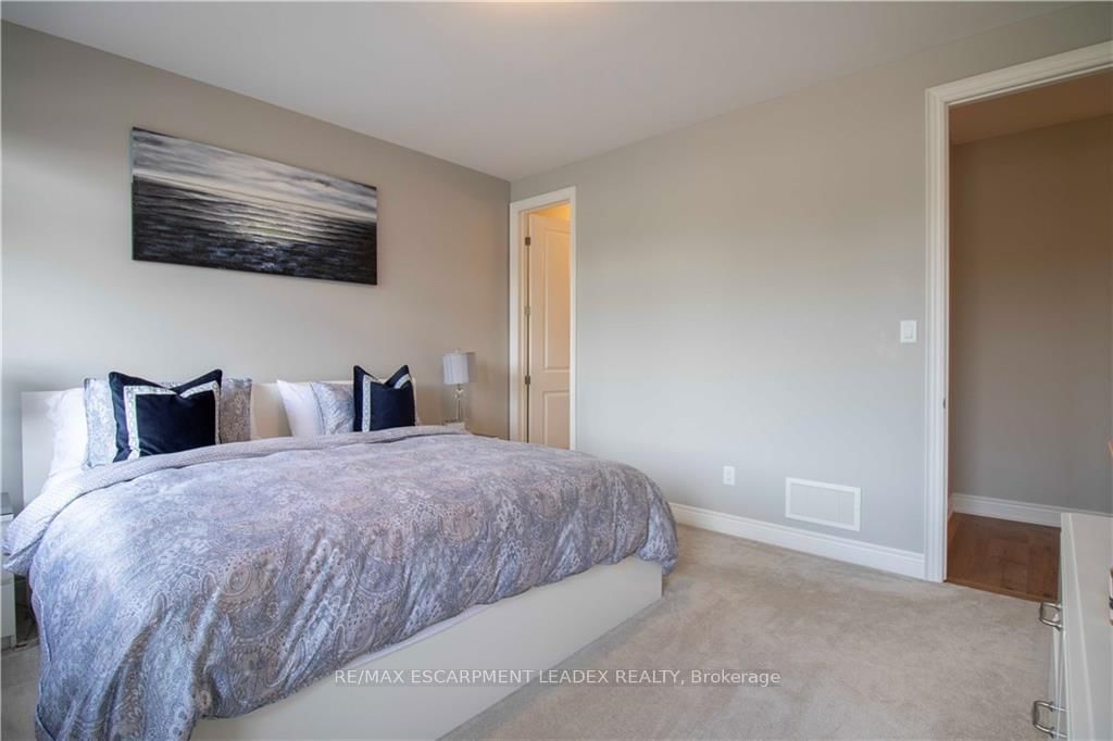 Detached House for sale at 19 SECINARO Avenue, Hamilton, Ontario, L9G 0C6 - Meadowlands - MLS: X12870714