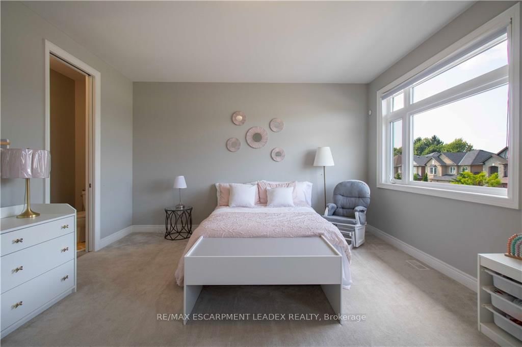 Detached House for sale at 19 SECINARO Avenue, Hamilton, Ontario, L9G 0C6 - Meadowlands - MLS: X12870714