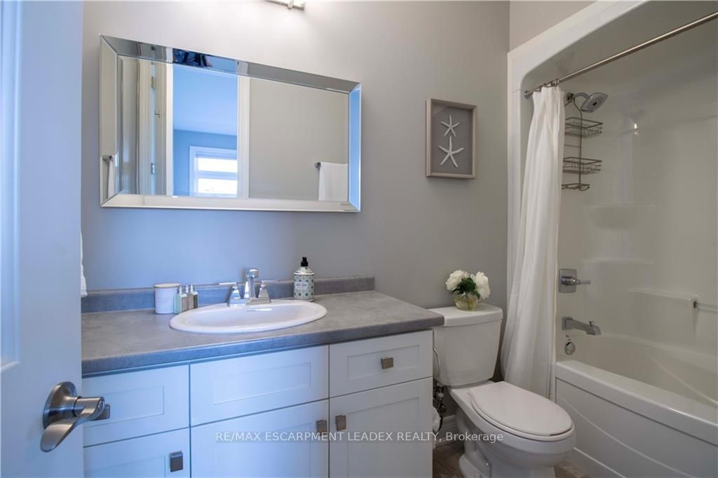 Detached House for sale at 19 SECINARO Avenue, Hamilton, Ontario, L9G 0C6 - Meadowlands - MLS: X12870714