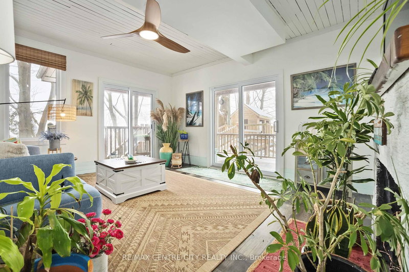 348 Erie St, Central Elgin, N5L 1E3 | Image 2