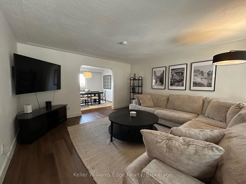 15 Hildegard Dr, Hamilton, L8K 5S1 | Image 3