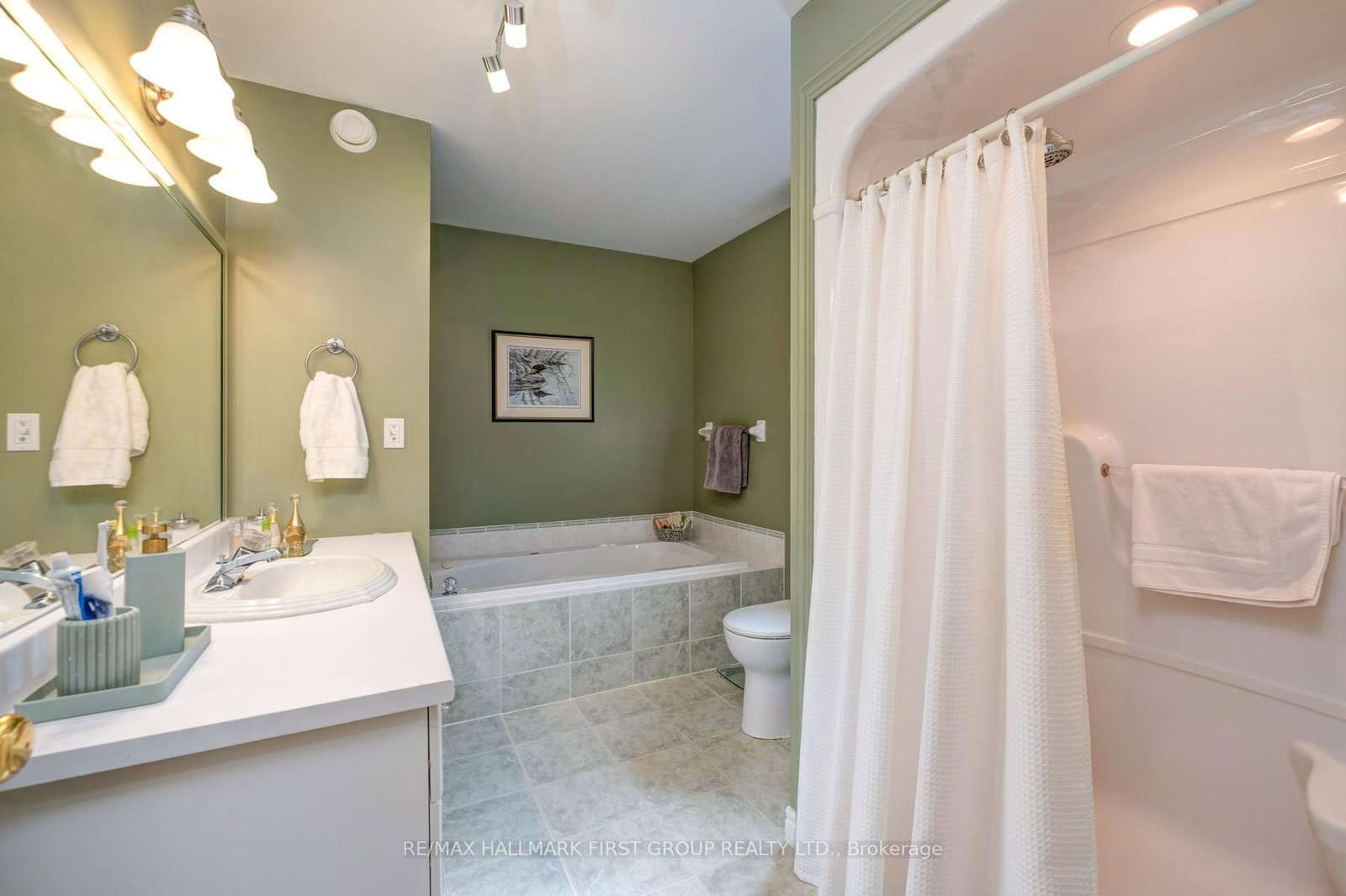 Detached House for sale at 5 Ports Drive, Kawartha Lakes, Ontario, K0M 1A0 - Bobcaygeon - MLS: X12870790